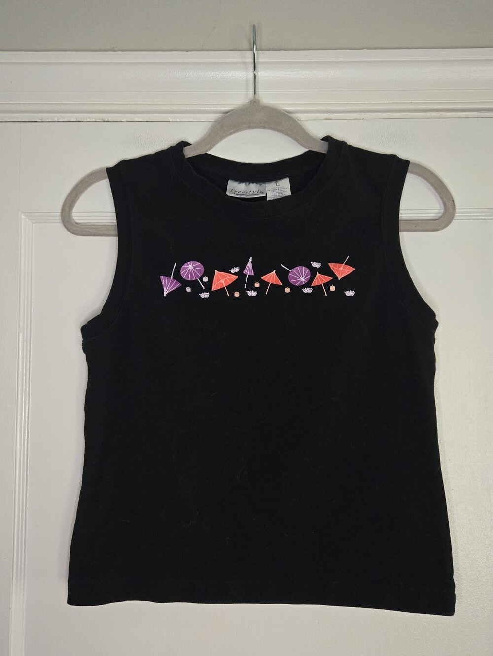 Black Tank Top w/ Umbrella Design Women's Large